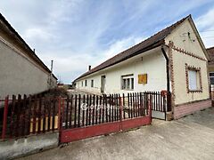 Eladó ház Újpetre