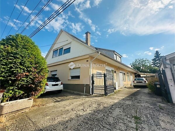 Eladó ház Lábatlan