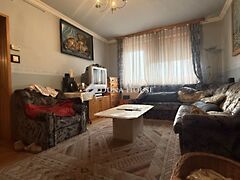 Eladó lakás Oszkó