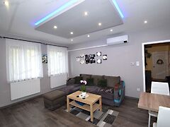 Eladó lakás Győr, Gyárváros