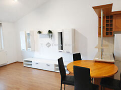 Eladó lakás Kapuvár