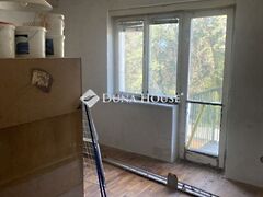 Eladó lakás Komló