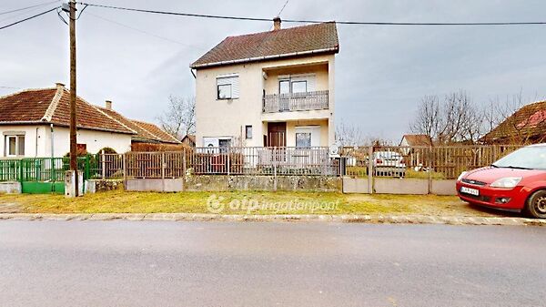 Eladó ház Tiszaeszlár