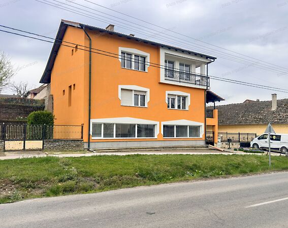 Eladó ház Császártöltés