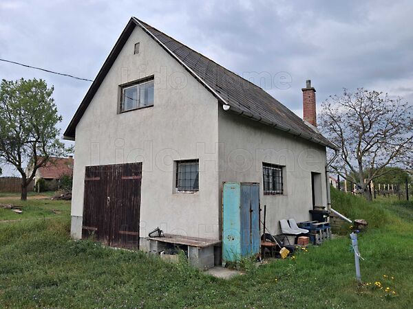 Eladó földterület Pétfürdő