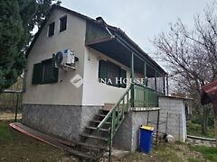 Eladó nyaraló Gomba