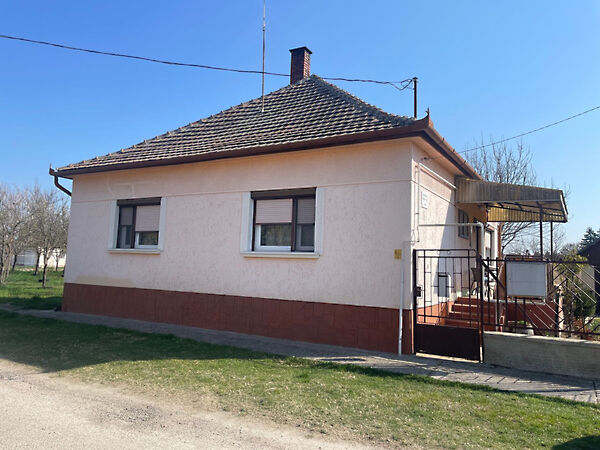 Eladó ház Dunaszentbenedek
