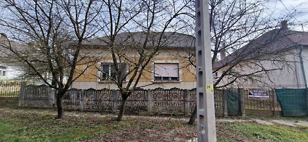 Eladó ház Felsőmocsolád