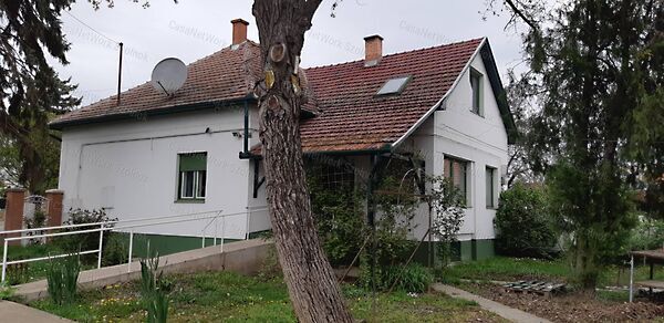 Eladó ház Tiszaföldvár