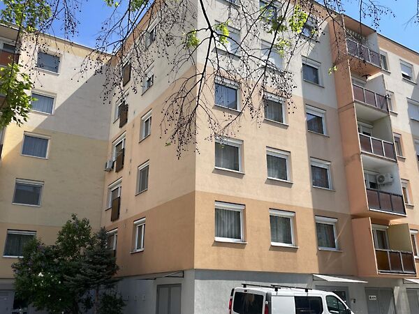 Eladó lakás Győr