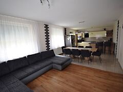 Eladó ház Peresznye