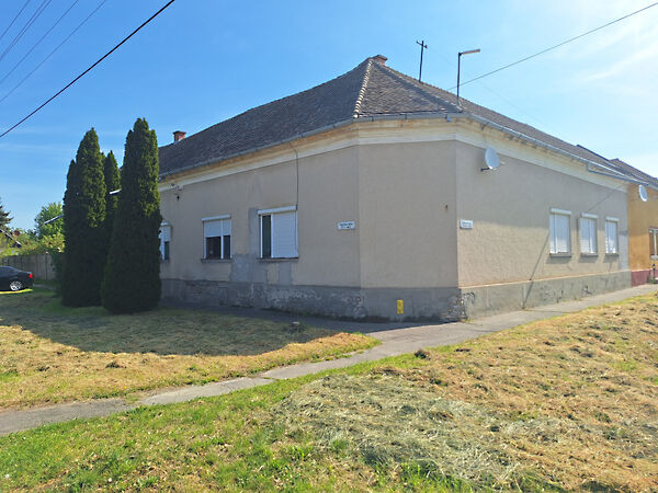 Eladó ház Apátfalva