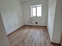 Eladó ház Újszász