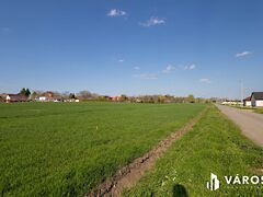 Eladó földterület Deszk