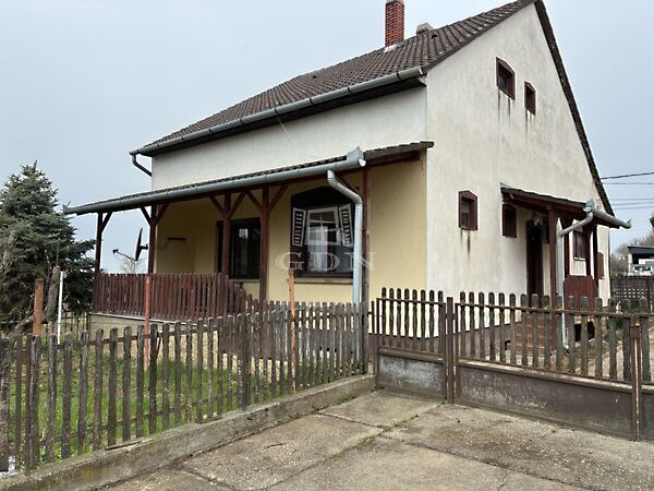 Eladó ház Semjénháza
