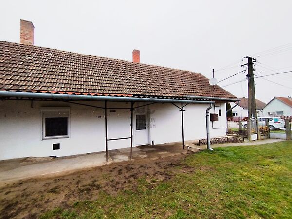 Eladó ház Csősz