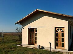 Eladó üzleti Gárdony