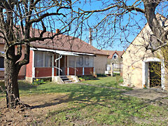 Eladó ház Lesenceistvánd