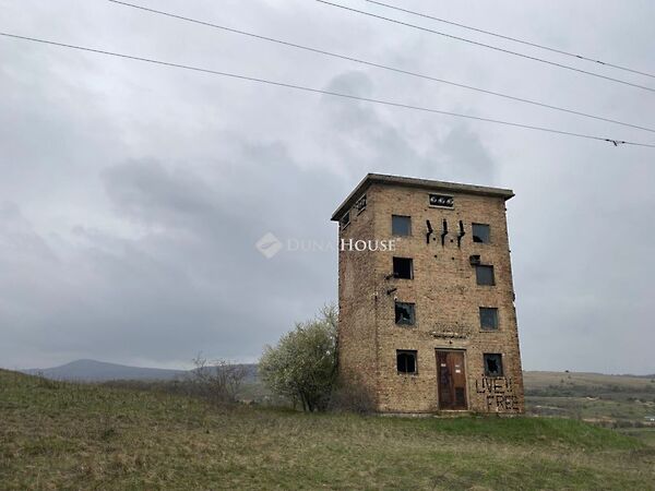 Eladó ház Szár