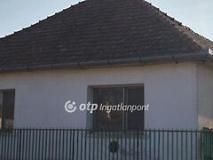 Eladó ház Tápióság