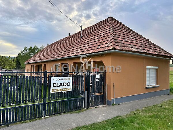 Eladó ház Porva
