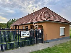 Eladó ház Porva