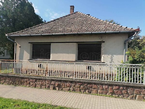 Eladó ház Buzsák