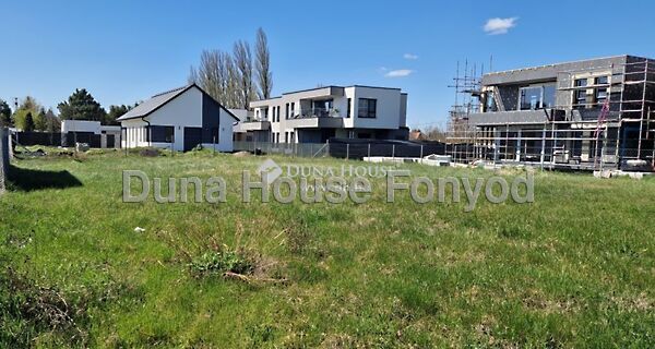 Eladó földterület Balatonfenyves