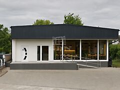 Eladó üzleti Bana