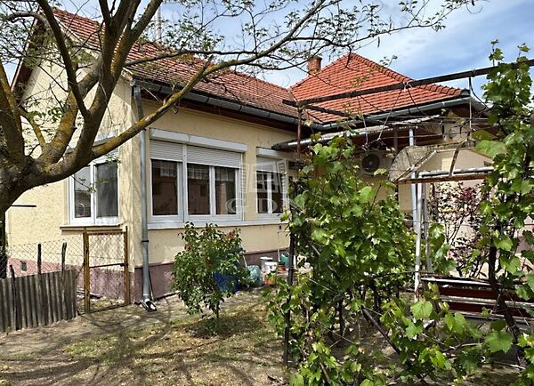 Eladó ház Szigetújfalu