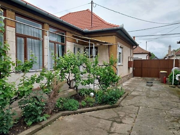 Eladó ház Lőrinci
