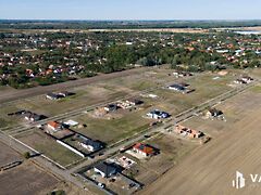 Eladó földterület Deszk