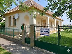 Eladó ház Sikátor