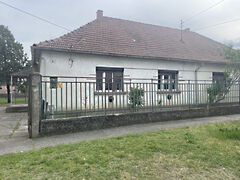 Eladó ház Kalocsa, Kertváros