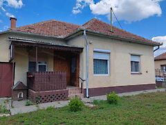 Eladó ház Tiszajenő