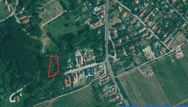 Eladó földterület Lovas