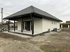 Eladó ház Törtel