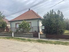 Eladó ház Baja, Katonaváros