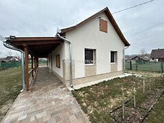 Eladó ház Csemő