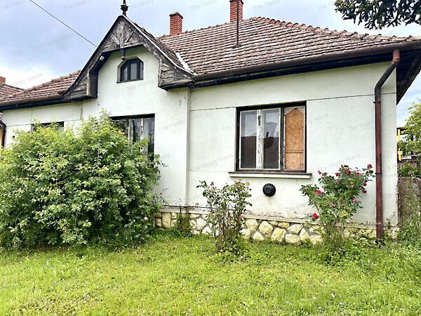 Eladó ház Bak