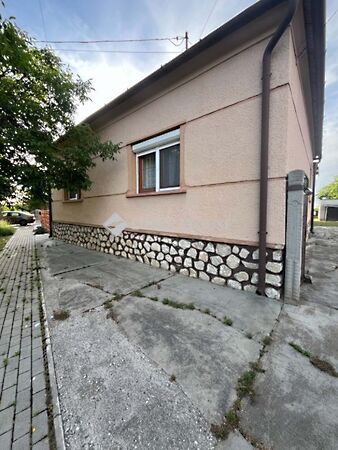 Eladó ház Pusztacsalád