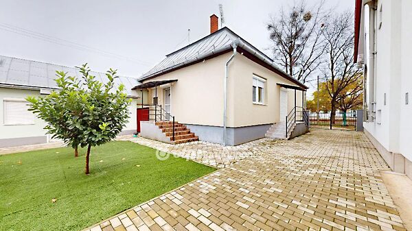 Eladó ház Mándok