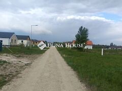 Eladó földterület Berhida