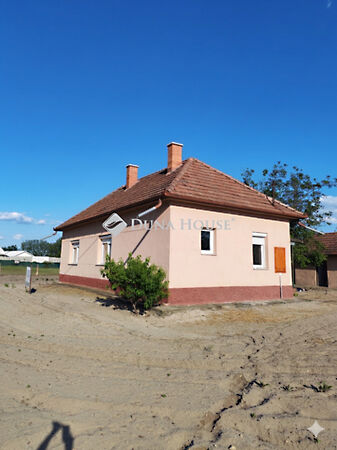 Eladó ház Jakabszállás