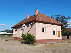 Eladó ház Jakabszállás