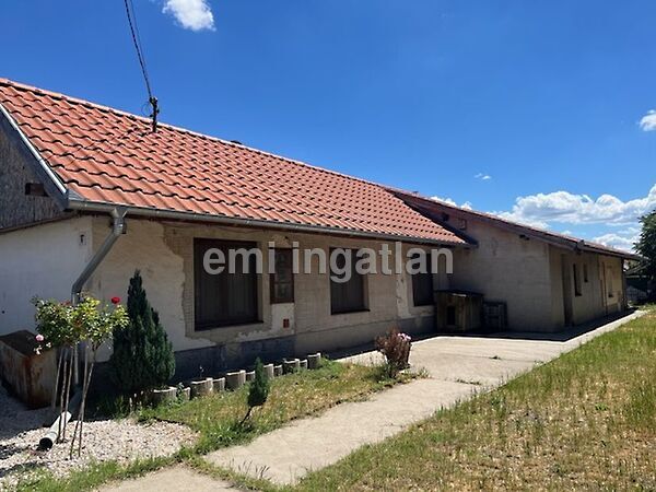 Eladó ház Tököl, Központ