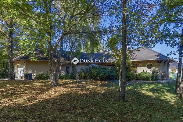 Eladó ház Komárom