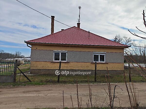 Eladó nyaraló Csemő