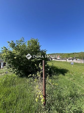 Eladó földterület Várpalota