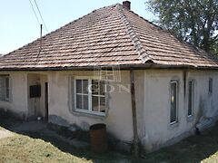 Eladó ház Valkó